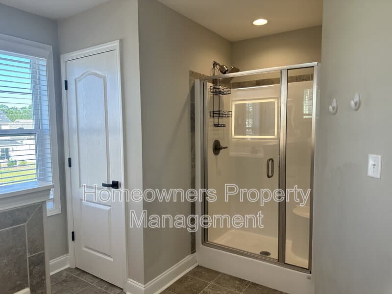 Raeford House: 143 Cromwell Court