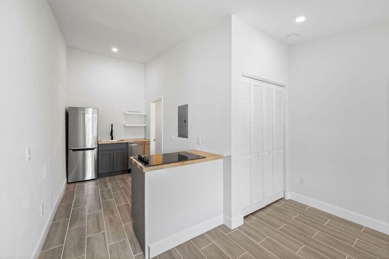 West Palm Beach House: 4011 36th Ct - 5D