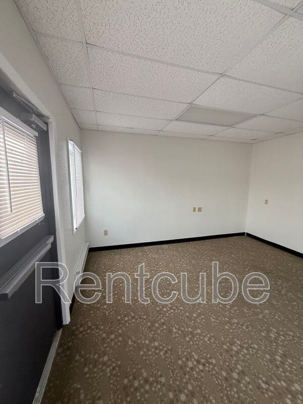 Dubuque House: 1820 Radford Rd