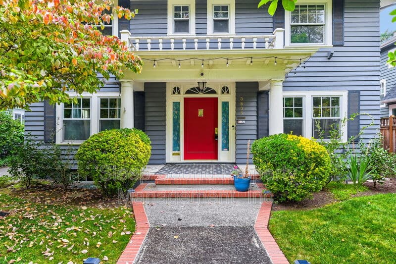Portland House: 3835 SE Ankeny Street