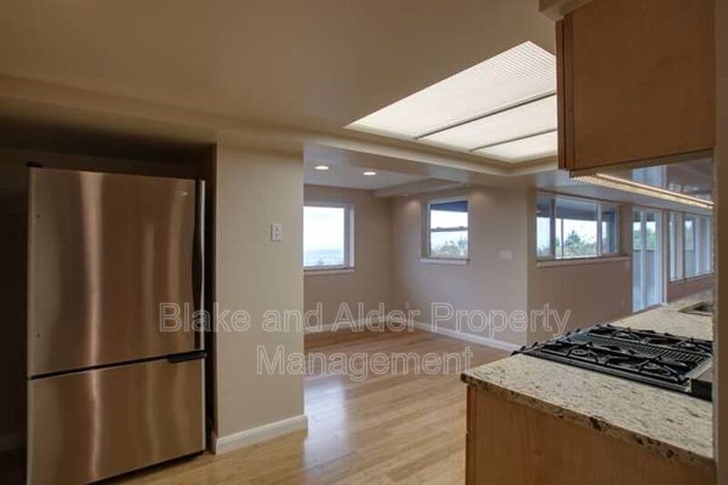 Portland House: 4330 SW Council Crest Dr