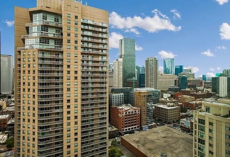 Chicago Condo: 33 W Ontario St