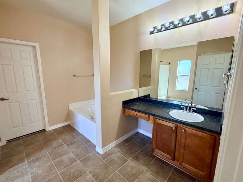 Pace House: 4607 Carmel Cir
