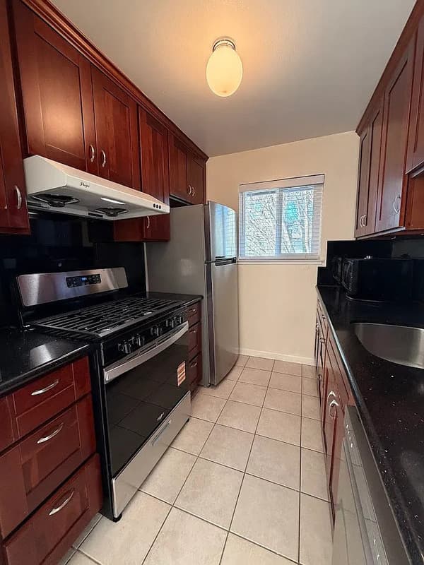 Davis Condo: 1742 Fremont Ct