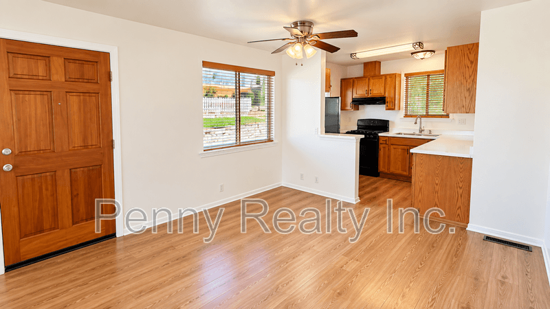 San Diego House: 1842 Burton St
