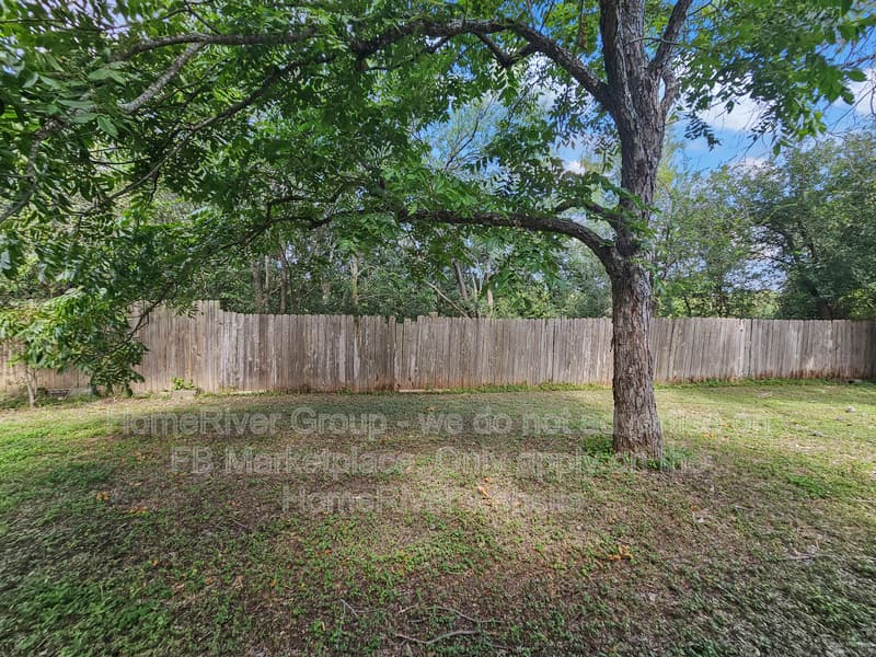San Antonio House: 8823 Wellesley Manor Dr