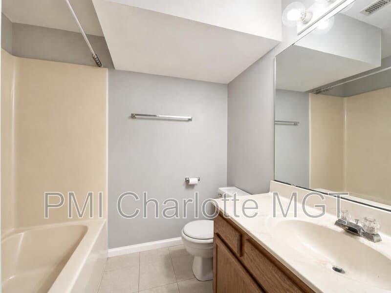 Charlotte Townhome: 654 Lex Drive