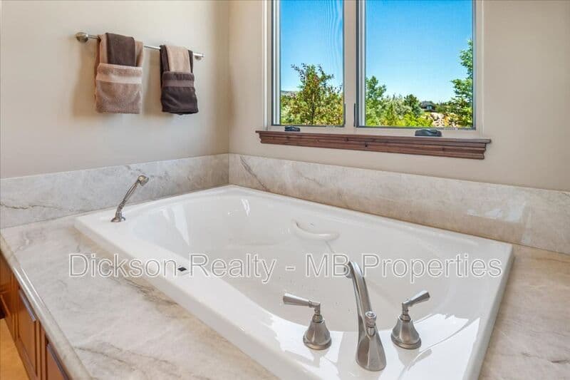 Reno House: 6645 De Chardin Lane