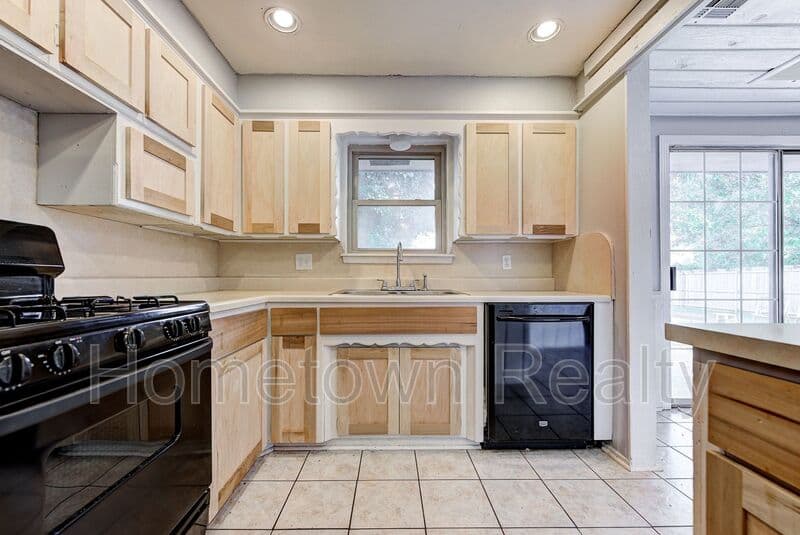 Oklahoma City House: 2817 SW 82nd Street