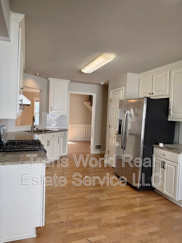 Duluth House: 3354 Roundfield Circle