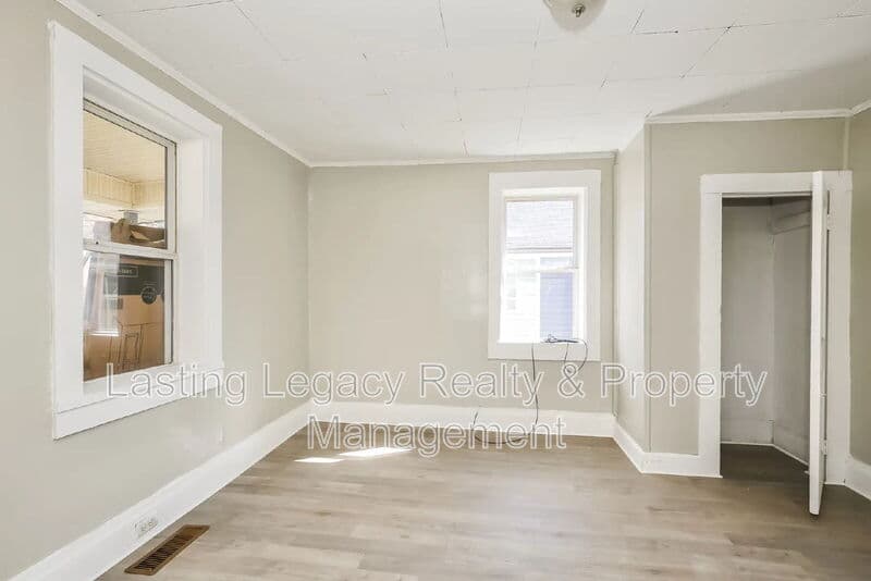 Winston Salem House: 438 W 24th Street