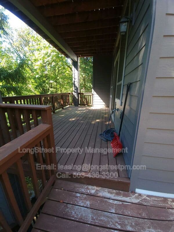 Portland House: 9739 NW Henry Ct
