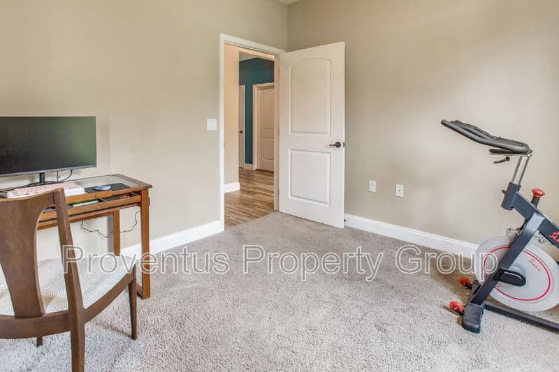 Mary Esther House: 215 Green Dr