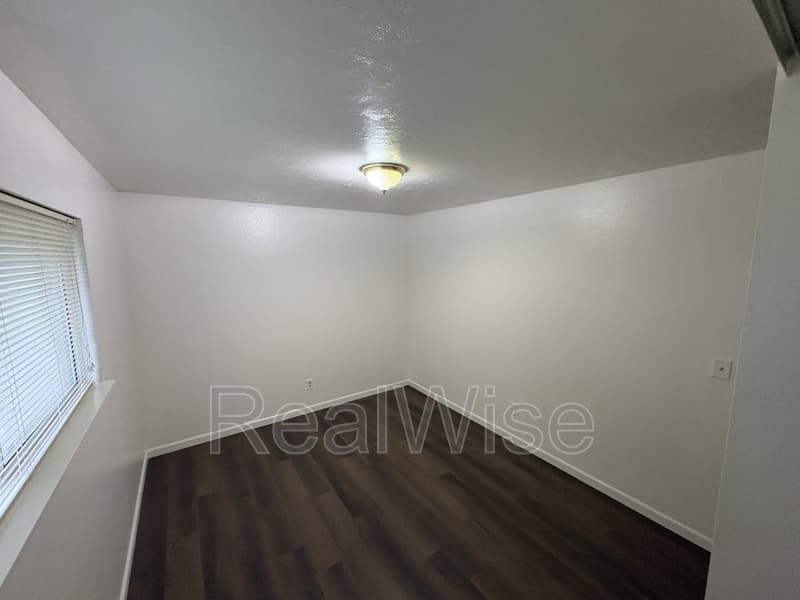 Sutherlin House: 231 Hawthorne St