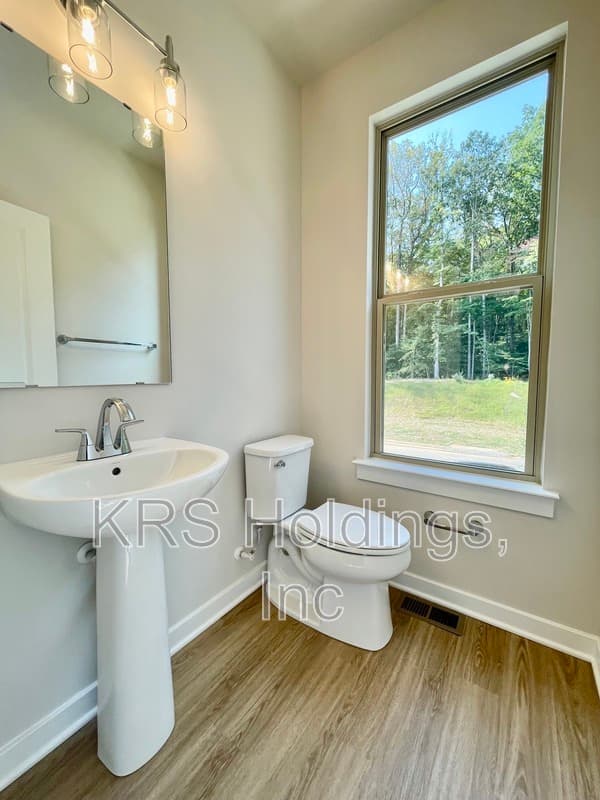 Woodbridge Townhome: 3738 District Dr.