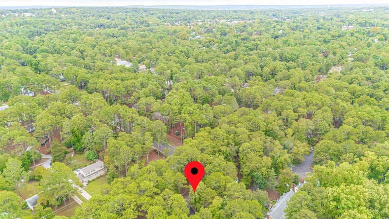 Southern Pines House: 22 Village in the Woods