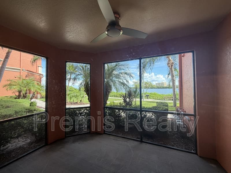 Clearwater Condo: 2747 Via Capri