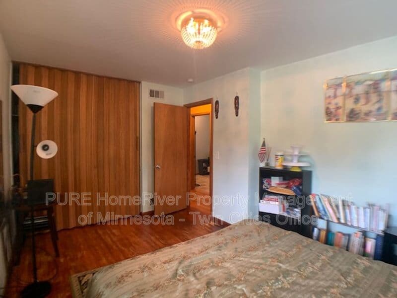 Crystal House: 4160 Kentucky Ave N