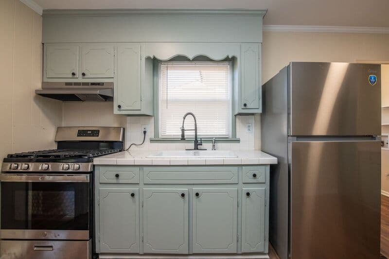 Birmingham House: 629 McCary SW