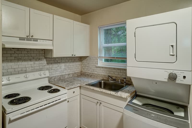 Henrico Townhome: 1708 Carlisle Ave