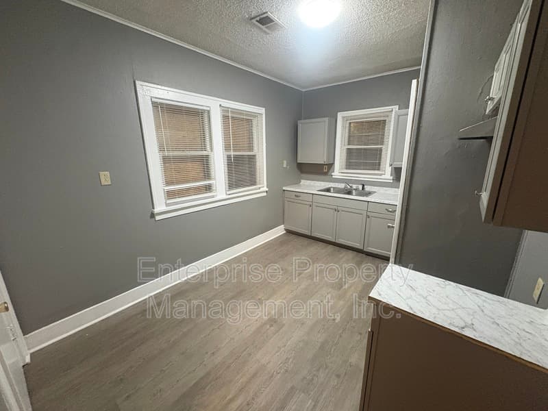 Memphis House: 861 Goodwyn St