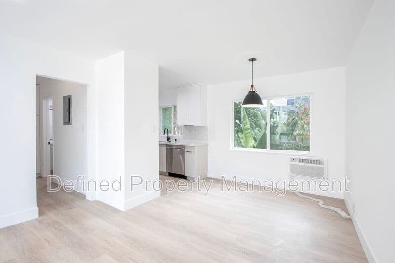 West Hollywood Ca 90046 Condo: 1046 N. Sierra Bonita Ave