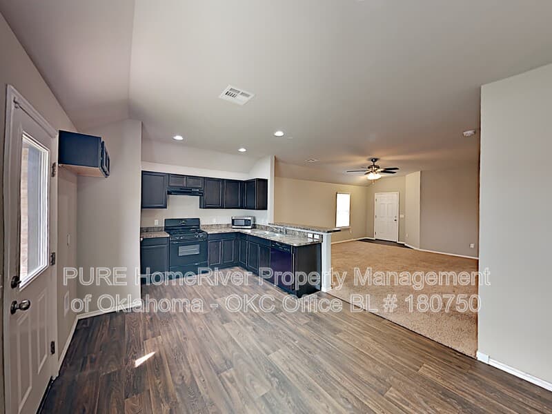 Yukon House: 9304 NW 70th St