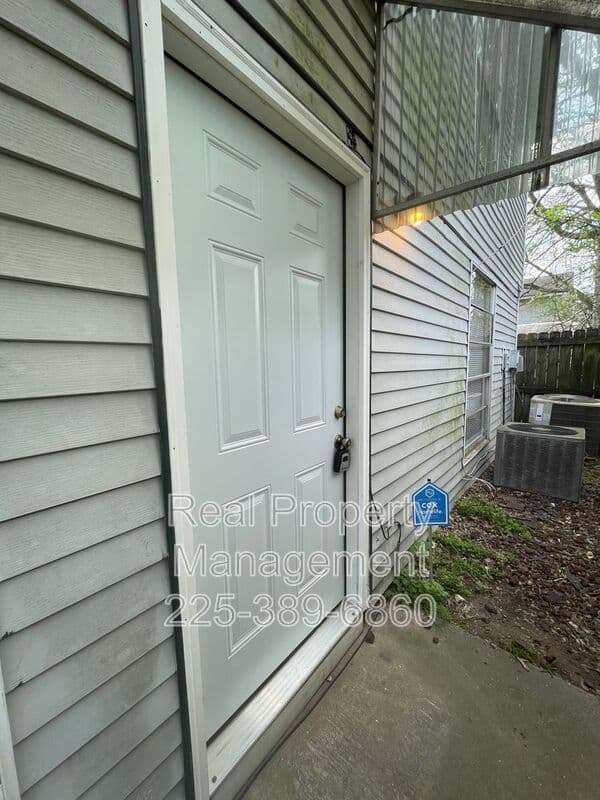 Baton Rouge Townhome: 10952 Cherry Hill Ave.