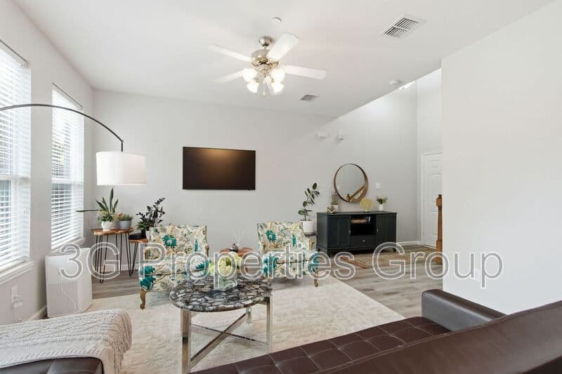 Lewisville House: 2925 St. Andrews Drive