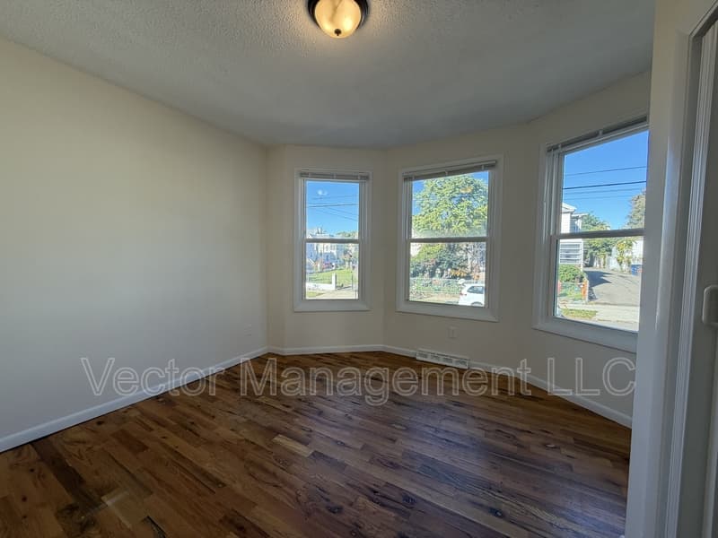 New Haven Condo: 34 Wolcott Street - 1st Floor