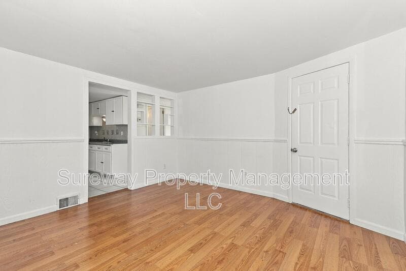 Hamilton Condo: 57 Junior Avenue