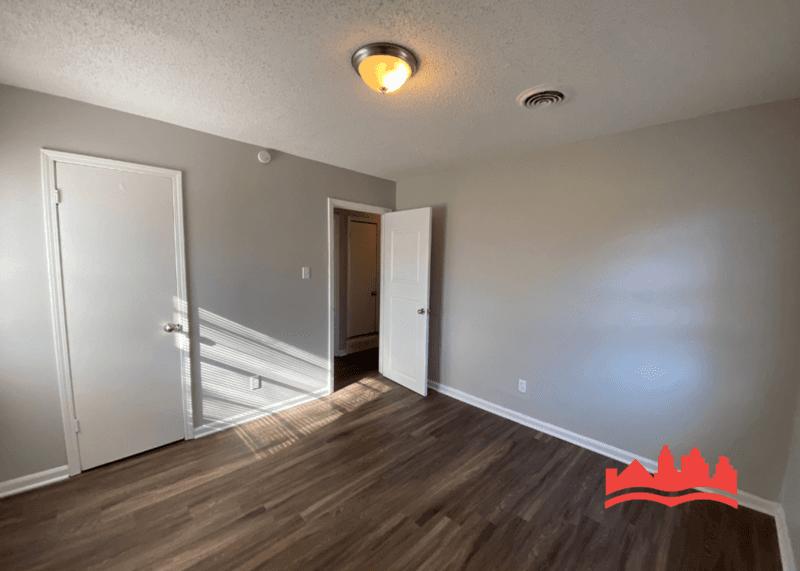Memphis House: 745 Harahan Rd