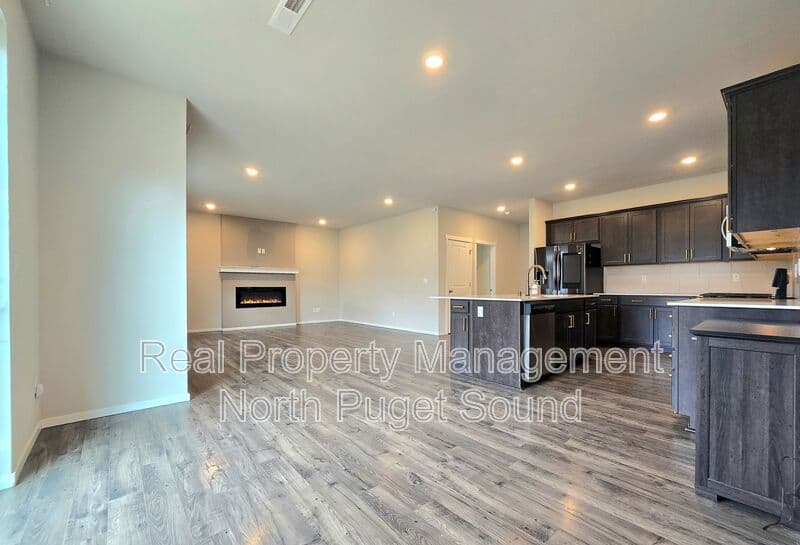 Granite Falls House: 9814 Hawkins Ave
