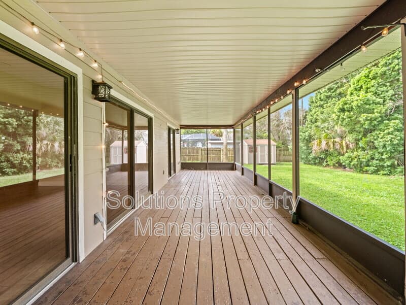 Merritt Island House: 3725 Laurette Rd