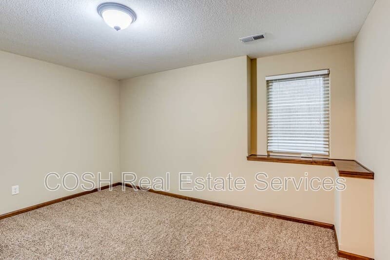 Colwich Condo: 406 North Colorado Avenue - F