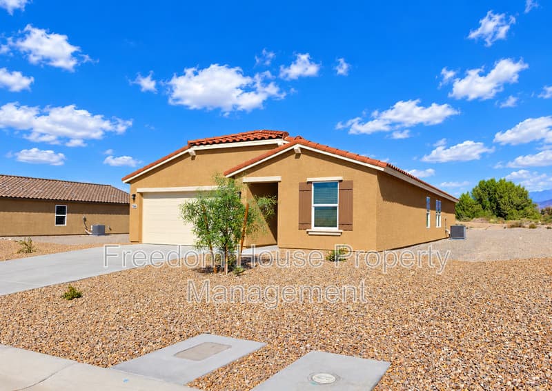 Pahrump House: 766 Makenna Rain Drive