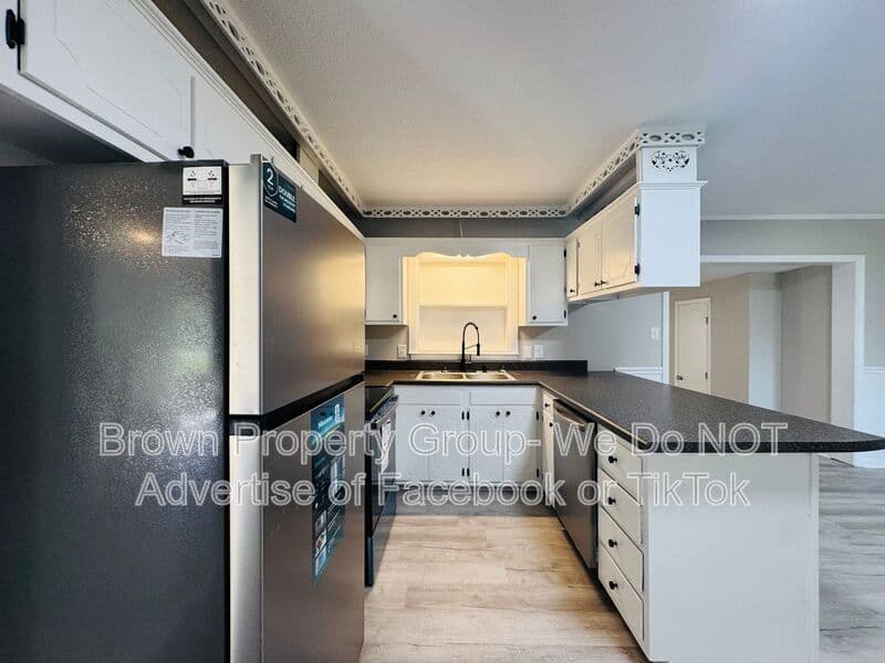 Fayetteville House: 5143 Longbranch Dr