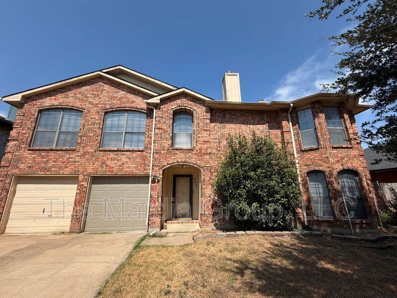 Cedar Hill House: 904 Shady Brook Lane