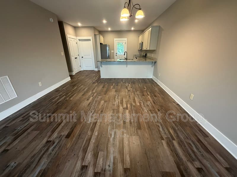 Jackson Condo: 860 S Harkness Street, Unit D