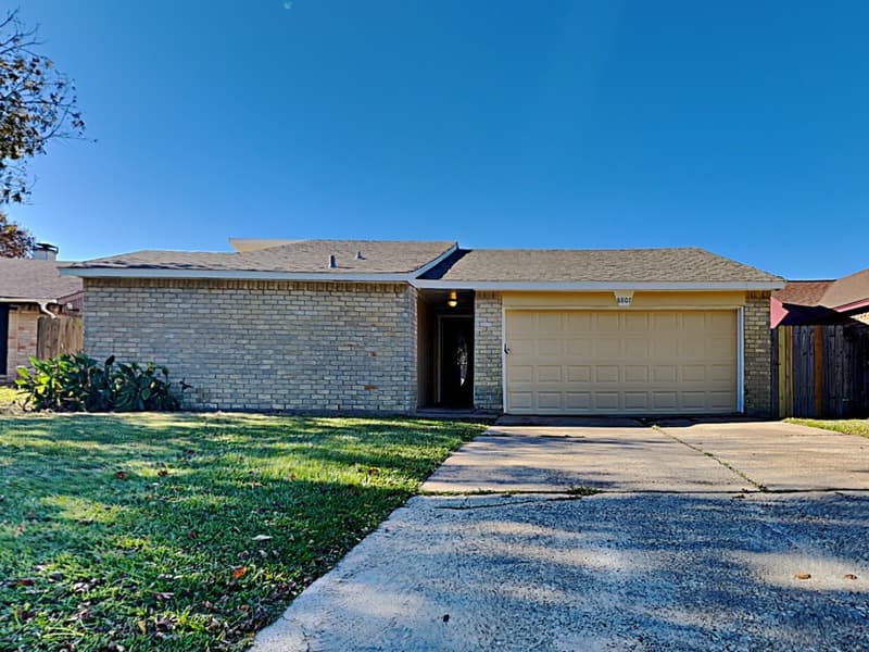 Houston House: 8807 Sherrywood Dr