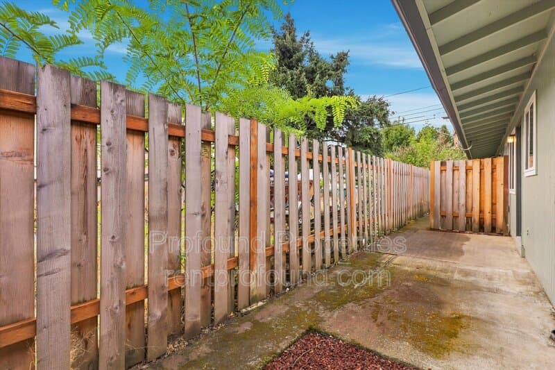 Hillsboro Condo: 742 SE 13th Avenue - B
