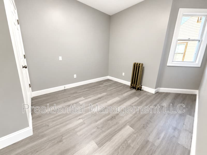 Waterbury Condo: 66 Holmes Ave