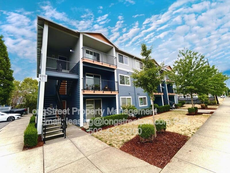 Portland Condo: 8324 SE Rhine St