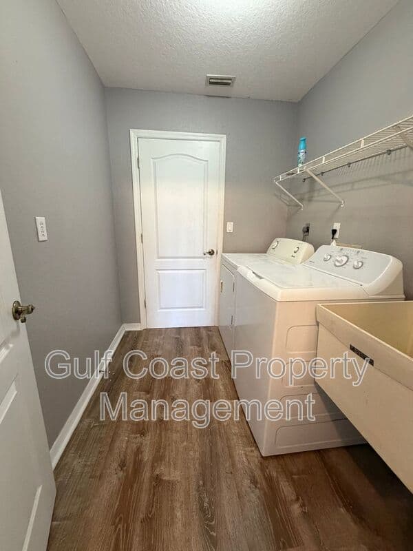 Rotonda West House: 58 Sportsman Lane