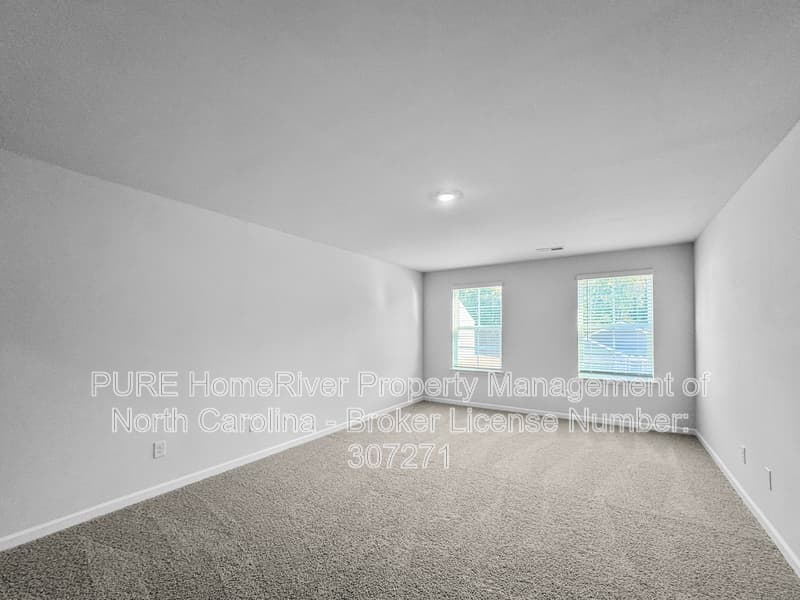 Winston Salem House: 4716 Mount Hope Dr