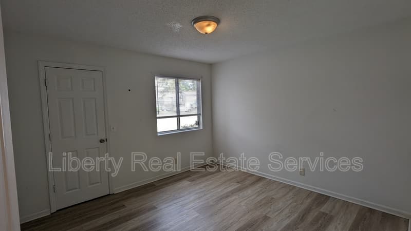 Hinesville House: 910 Brett Dr