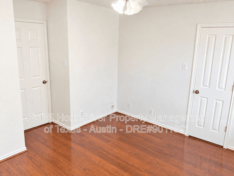 Cedar Park House: 1614 Paper Moon Dr