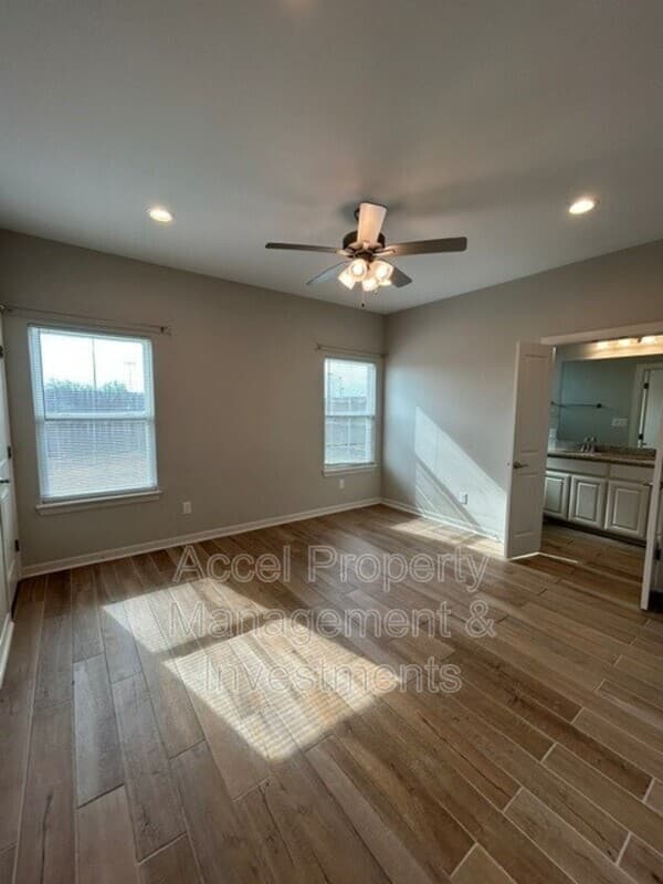 McAllen House: 8410 N 33rd Lane