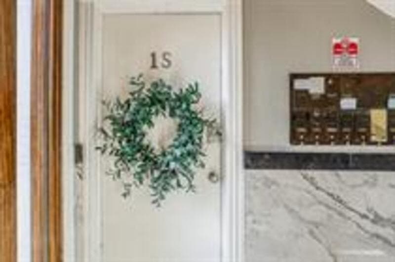 Kansas City Condo: 3400 Gillham Rd - 1N