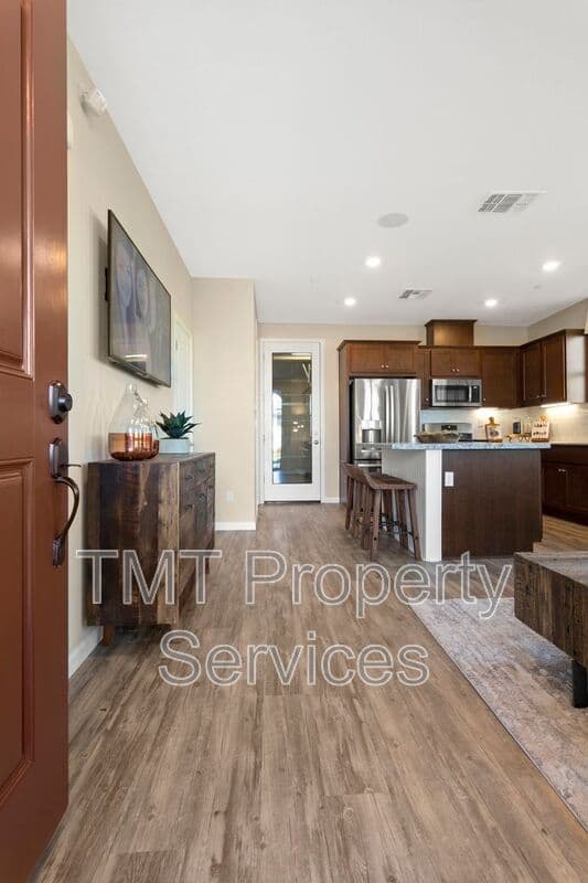 Sacramento Townhome: 23 Advantage Court